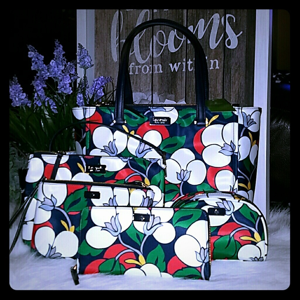 Kate spade dawn breezy floral Collection